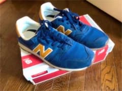 ニューバランス スニーカーのサムネイル