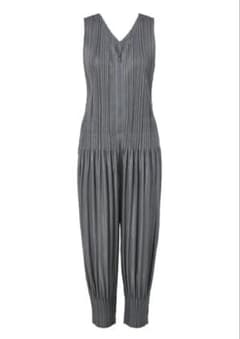 サロペット・オーバーオール・オールインワン PLEATS PLEASE ISSEY MIYAKEFLUFFY BASICS PLEATS PLEASE ISSEY MIYAKEFLUFFY BASICS - メルカリ