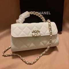 CHANEL ノベルティ ホワイト キルティング ショルダーバッグ