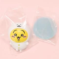 나가노의 곰×치이카와 토끼에 씌워진 나가노 곰 피규어 마스코트