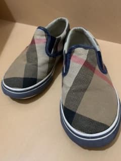 Burberry✨スリッポン✨EU28(17cmくらい)のサムネイル