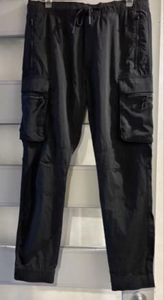 ⭐️ジョガーパンツ⭐️ナイロン⭐️H &M⭐️黒⭐️ストレッチ⭐️Wゴム紐⭐️ポケット⭐️パンツのサムネイル
