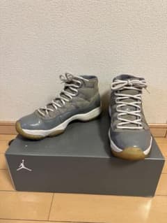 AIR JORDAN 11 RETRO MEDIUM GRAYのサムネイル