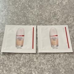 SHISEIDO エッセンススキングロウファンデーション　220 Linenのサムネイル