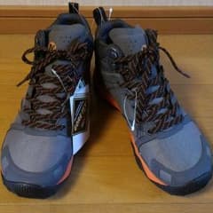 値下げMERRELLメレルGORE-TEX大人気のトレッキングシューズ新品タグ付のサムネイル