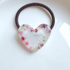 ハート型 ドライフラワー レジン ヘアゴム - メルカリ