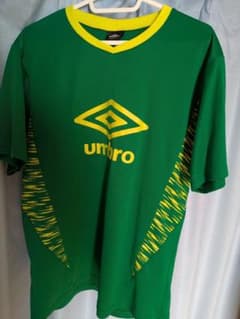 umbro 緑色 サッカーシャツとショーツセットのサムネイル
