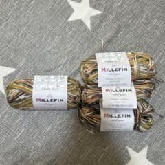 セリア　ミルフィム ソックヤーン 一玉＋使いかけのサムネイル