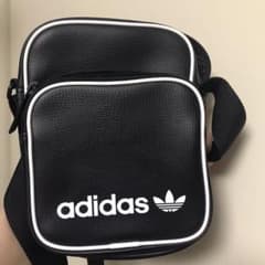 adidas ショルダーバッグ アディダスオリジナルスのサムネイル