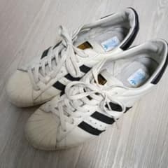 adidas SUPERSTARのサムネイル