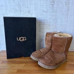 상자 포함 UGG Ag 클래식 쇼트 무톤 부츠 체스 너트 27cm
