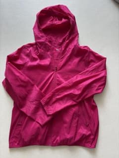 UNIQLOポケッタブルパーカー　ピンクのサムネイル