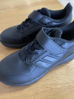 【室内のみ着用】adidas 21.5cm スニーカー　黒のサムネイル