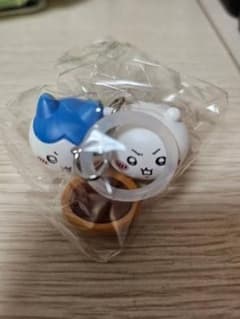 ヨ*ー様 ちいかわ ハチワレ マスコット めじるしチャーム 映画特典　ちいはちのサムネイル