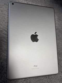 Apple iPad 第8世代 シルバー 本体のみ 箱なしのサムネイル