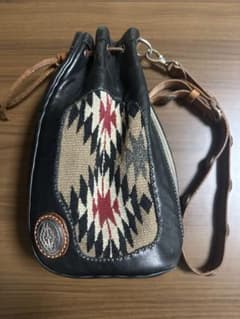 レザー 巾着バッグ ネイティブ柄 ショルダーバッグ ブラック - メルカリ