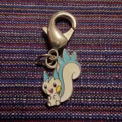 ポケモンセンター　メタルチャーム　パチリス