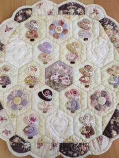 ハンドメイド♪スーちゃんとドレスデン♪のキルト　パッチワークタペストリー m87510948596_1.jpg?1732943707