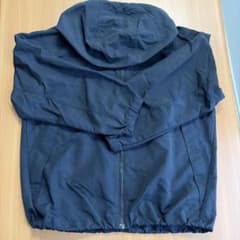 UNIQLO キッズ ポケッタブルパーカー ブラック 130cmのサムネイル