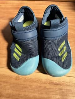 adidas キッズサンダル　16cmのサムネイル