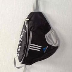 1000→800 adidas 斜め肩下げバック✨のサムネイル