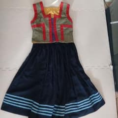 ハンドメイドのフォークダンス衣装 ベストとスカート - メルカリ