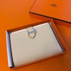 HERMES ベアン コンパクトウォレットのサムネイル