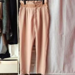 テーパードパンツ ピンクベージュのサムネイル
