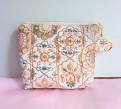 ✿インド刺繍生地✿マチ付きポーチのサムネイル