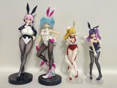 バニーフィギュア4体