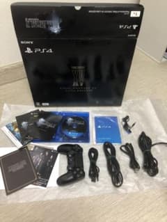 【日曜発送】PS4 本体　FF15 同梱版　ルナエディションのサムネイル