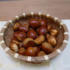 新鮮な栗(利平栗:大粒)　　　　　１Ｋg 本日収穫分だけ出品‼️のサムネイル