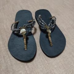 レディース ビーズ装飾 トングサンダル ブラックのサムネイル