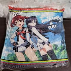 ビビッドレッド・オペレーション　クッション　新品のサムネイル