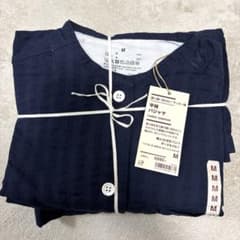 【新品】無印良品　脇に縫い目のない　サッカー織　半袖パジャマ　Mサイズのサムネイル