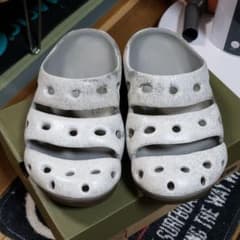 KEEN ヨギ　サンダルのサムネイル