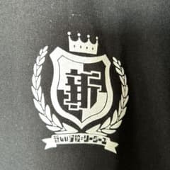 新しい学校のリーダーズ 校章TEE ブラック XLサイズ - メルカリ