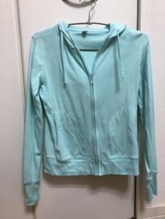 UNIQLO ユニクロ パーカーのサムネイル