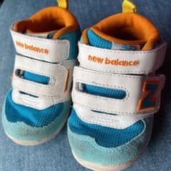 お洗濯済み♡ニューバランス　ベビーシューズのサムネイル