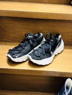 NIKEスニーカーのサムネイル