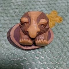 熊の彫刻のサムネイル