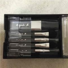 ★新品★アニエスべーの化粧ブラシセットのサムネイル