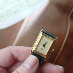 【GUCCI グッチ】 腕時計 レディース レザー 革 ゴールド アンティークのサムネイル