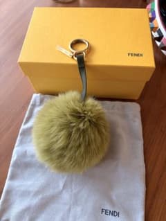 FENDI ファーチャーム ポンポン グリーン - メルカリ