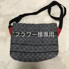 ショルダーバッグのサムネイル