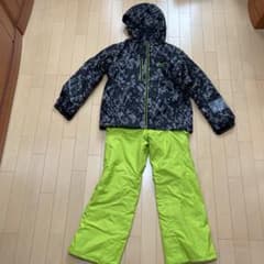 子供用　スキーウェア　160cm サイズ調整あり　手袋つきのサムネイル