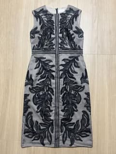 【美品】グレースコンチネンタル ボタニカル刺繍ドレス ワンピースのサムネイル