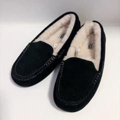 UGG アグ モカシン ブラック 25㎝ - メルカリ