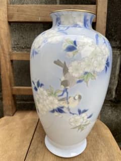 宮内庁御用達 深川製磁 官窯染付 桜に小鳥 花瓶 壺 傷有 - メルカリ
