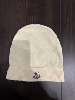 【美品】MONCLER ニット帽 クリーム色 美品】MONCLER ニット帽 クリーム色 - メルカリ